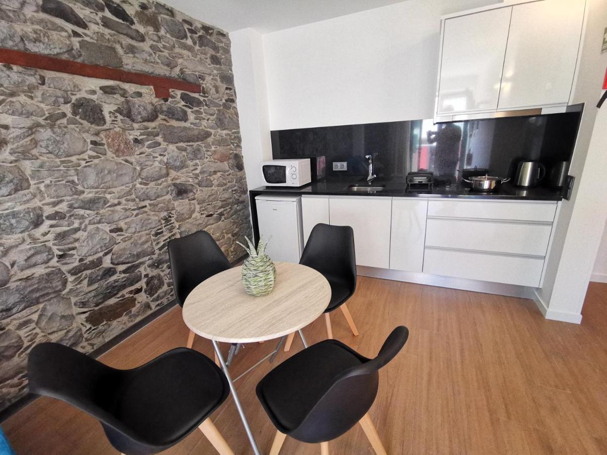 Charming Studios In Calheta Beach - Villa Esmeralda Kültér fotó