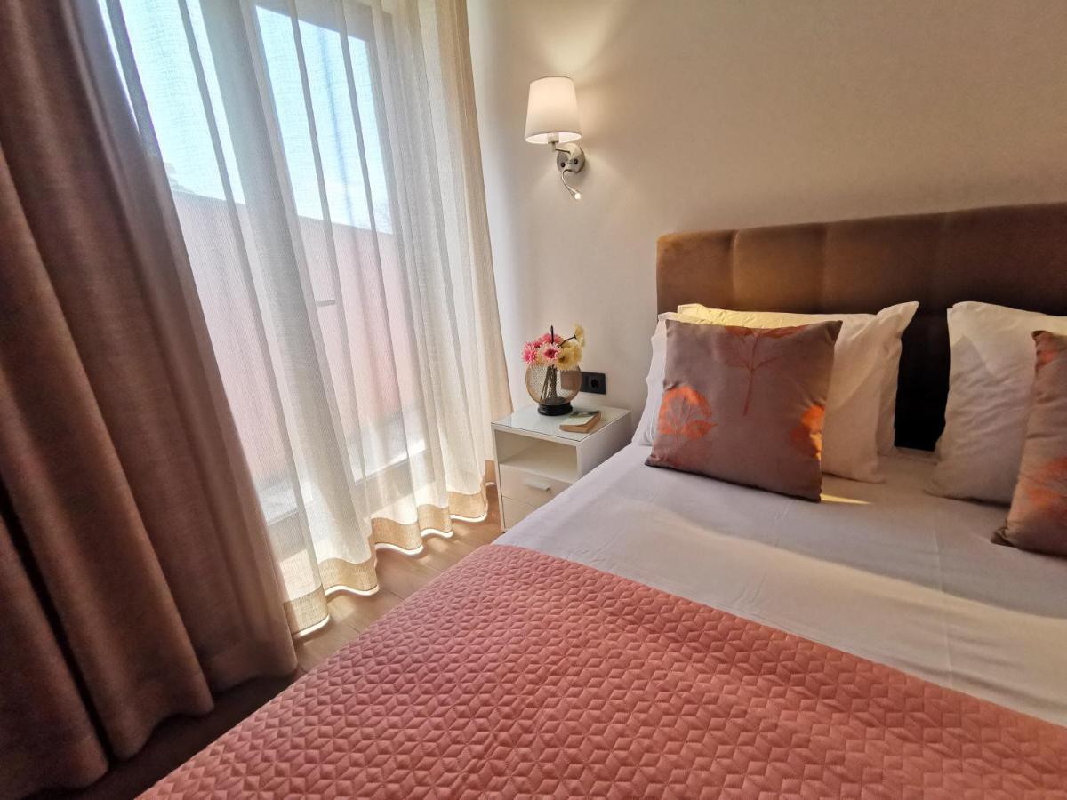 Charming Studios In Calheta Beach - Villa Esmeralda Kültér fotó