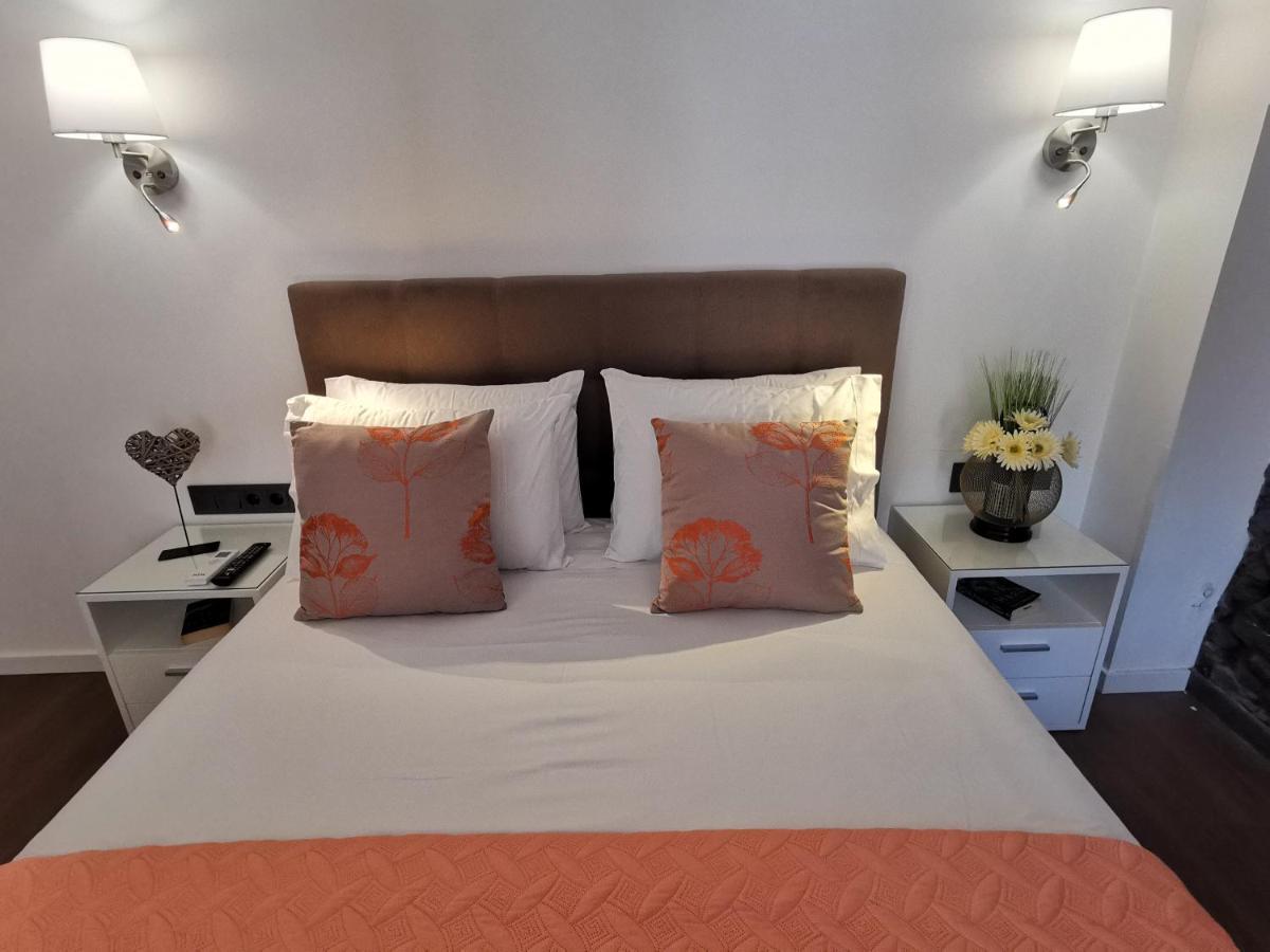 Charming Studios In Calheta Beach - Villa Esmeralda Kültér fotó