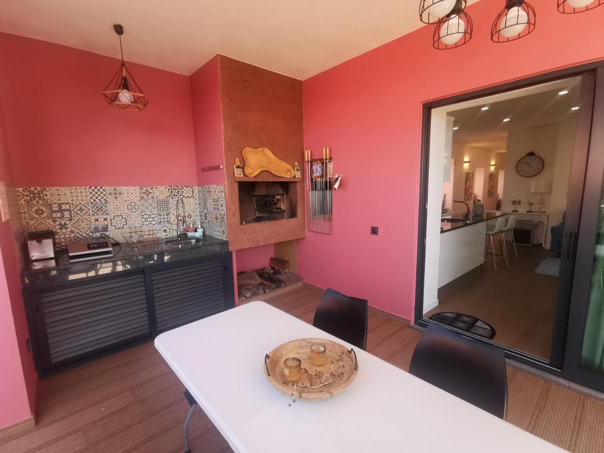 Charming Studios In Calheta Beach - Villa Esmeralda Kültér fotó